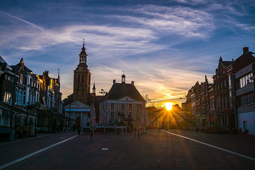 Alter Markt in Roosendaal während der ersten Corona-Sperrung von Jochem Matthijsse