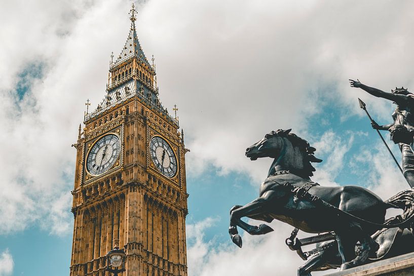 Big Ben by Hello Pompoyo