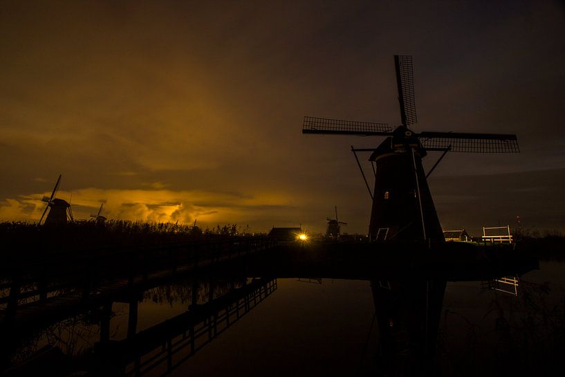 Moulins à vent à Kinderdijk juste après le coucher du soleil par Jeroen Stel
