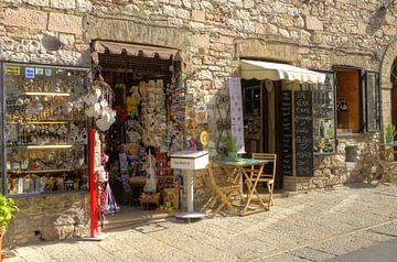 Eine malerische Straßenszene in Assisi von Berthold Werner