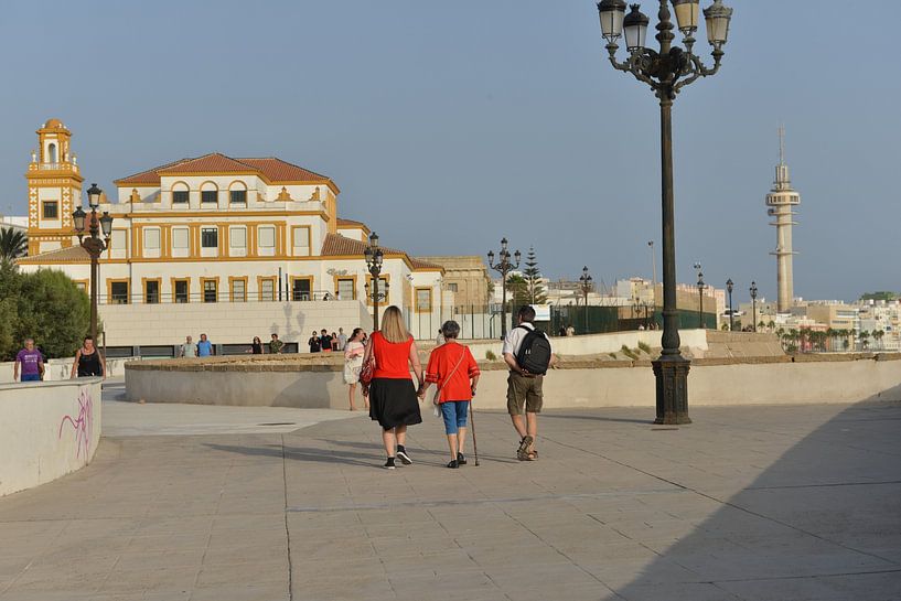 Prachtvolle Küstenpromenade in Cádiz von Silva Wischeropp