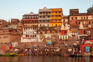 Das bad im Ganges in Varanasi