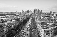 Zicht op La Défense (2) - vanaf de Arc d'Triomphe van Rob van der Pijll thumbnail