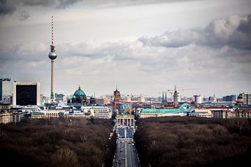 East Berlin by Leon Weggelaar