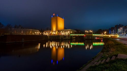 Groninger Museum in Kerstsfeer bij avond