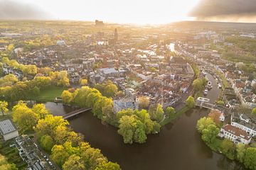 Luchtfoto van Zwolle tijdens een ondergaande lentezon van Sjoerd van der Wal Fotografie
