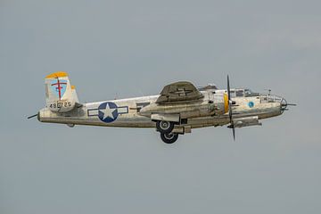 North American B-25J Mitchell "Super Rabbit". von Jaap van den Berg