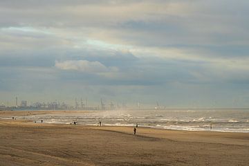 Hoek van Holland under artistic light by Julien Beyrath