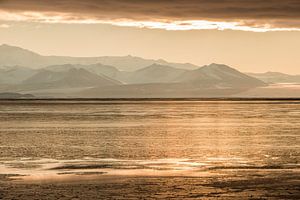 Zonsondergang Antarctica  van Family Everywhere