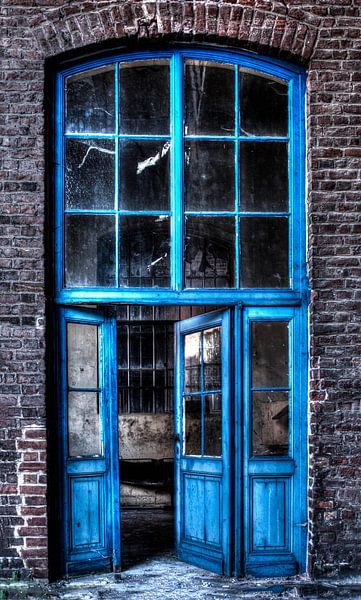Blue Doors 1 van Kirsten Scholten
