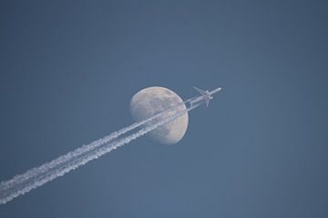 Aircraft and the Moon