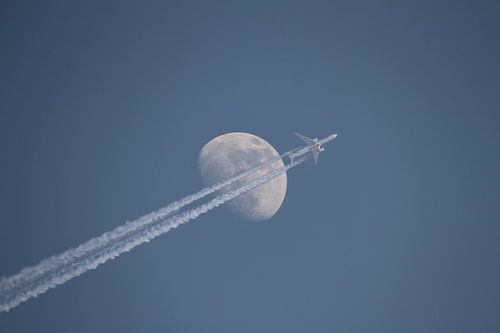 Aircraft and the Moon