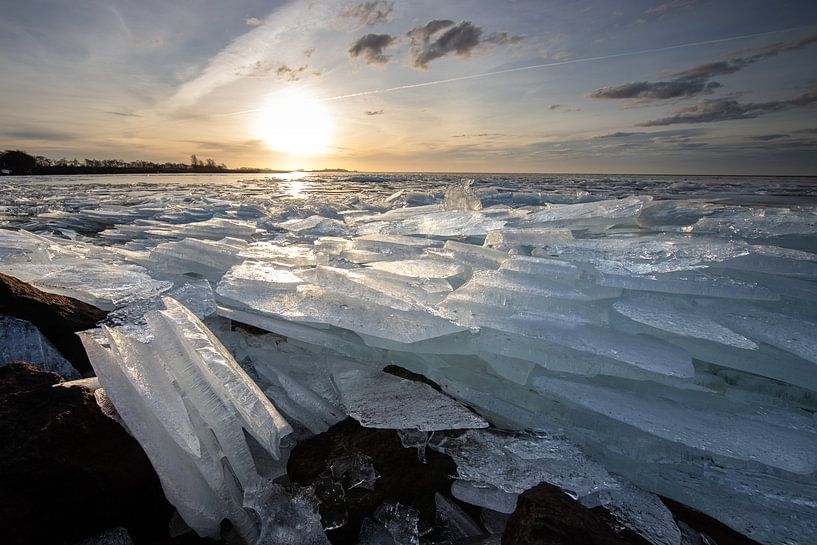 Crushing ice and a beautiful sunrise by Peter Haastrecht, van