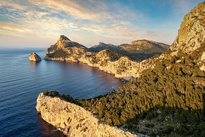 Abendsonne am Cap de Formentor, Mallorca von Michael Valjak