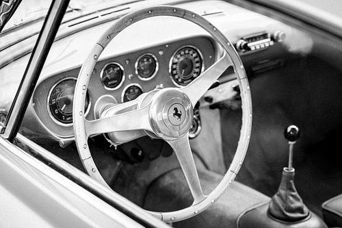 Armaturenbrett des Ferrari 250 GT Europa, ein klassischer Grand-Tourer-Coupé von Sjoerd van der Wal Fotografie