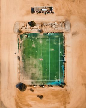 Voetbal in de woestijn van fernlichtsicht