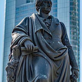 Goethe monument in Frankfurt by Thomas Riess