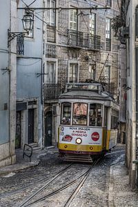 Wir nehmen die Straßenbahn in Lissabon von Wim van de Water