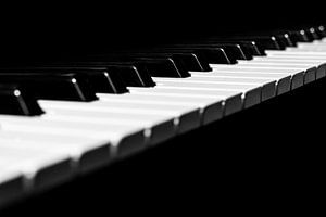 Piano Keyboard in Minimal Black and White Diagonal