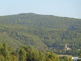 verloren dorp in bergen by David Van der Cruyssen