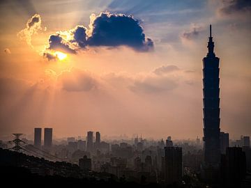 Coucher de soleil à Taipei sur Albert Dros