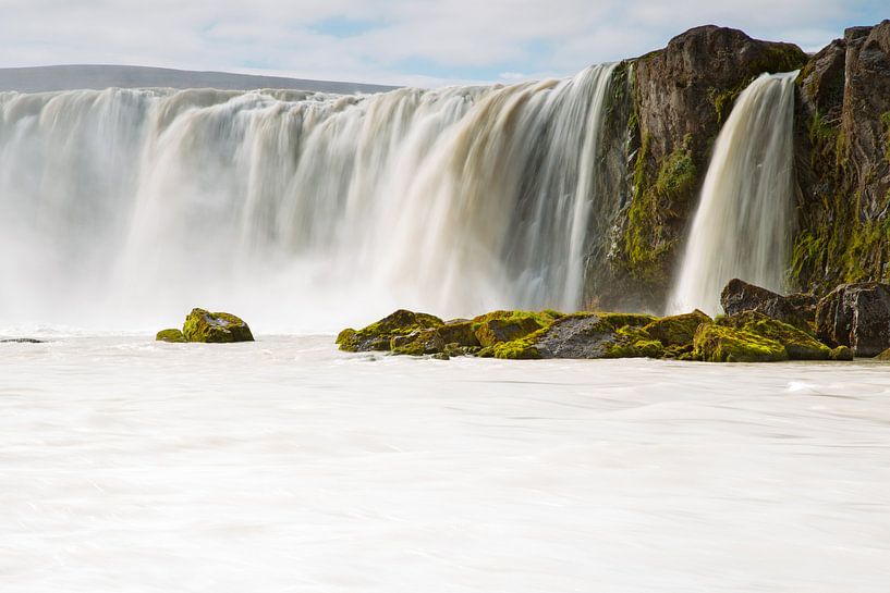 Godafoss waterval in IJsland van Menno Schaefer