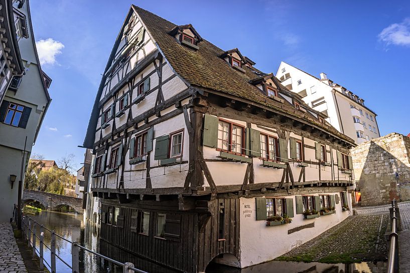 BADEN-WÜRTTEMBERG: HET SCHEVE HUIS ULM van Photoart-Naegele