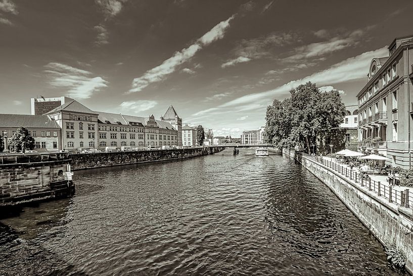 Am Spreekanal in Berlin Mitte von Thomas Riess