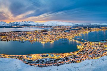 Winterpanorama van Tromso, Noorwegen van Michael Abid