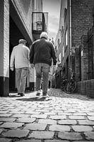 2 oudere mannen aan het wandelen