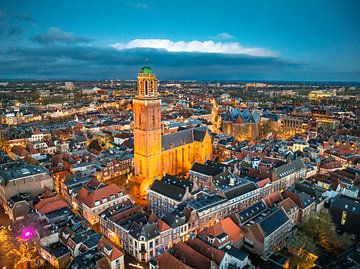 Zwolse Peperbus in de binnenstad tijdens zonsondergang van Sjoerd van der Wal Fotografie