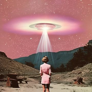 Een vrouw onder een UFO van Samantha Hearn