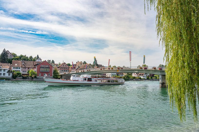 Pontje varen op de Rijn in Stein am Rhein van Sjoerd van der Wal Fotografie