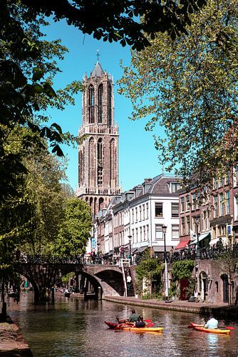 Canoe-'s on the Oudegracht with the Dom in view. (standing) by André Blom Fotografie Utrecht
