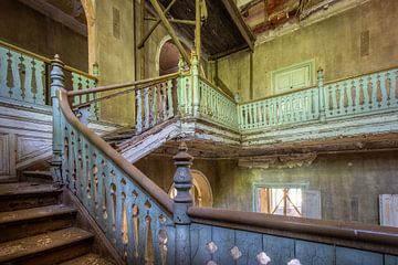 trappenhuis in verval van Henny Reumerman