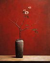 Modern stilleven met bloemen en een rode achtergrond van Studio Allee thumbnail
