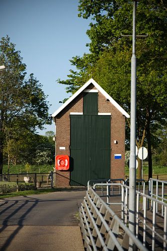 Een klein stuwhuisje