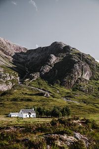 Weißes Ferienhaus in Glencoe von Rebecca Gruppen