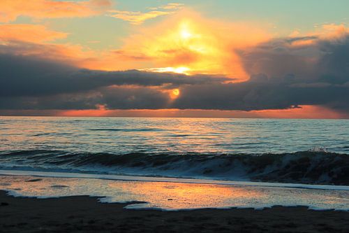Prachtige zonsondergang op het Maasvlaktestrand van Capture the Moment 010