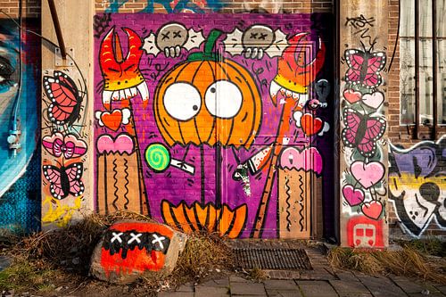 Vrolijke Halloween street art mural in Amsterdam