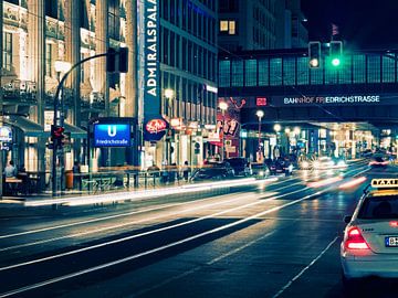 Berlin – Friedrichstrasse at Night sur Alexander Voss