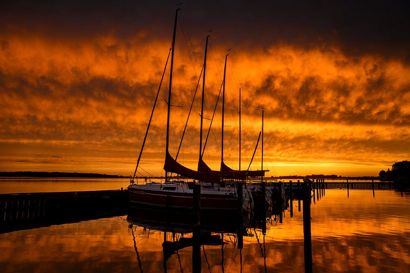 Sunset on Lake Veere by Ronnie Schuringa