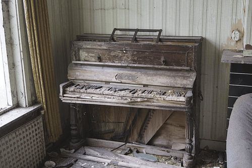 The Piano, left lonely in a dilapidated farmhouse.