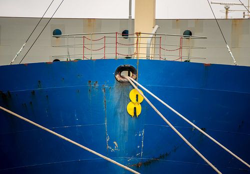 De boeg van een zeeschip in detail
