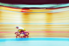 Radfahrer in Bewegung von Jesse G