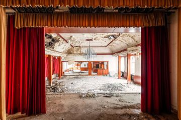 Lost Place - Verlassener  Ballsaal / Gasthof in Osten von Deutschland von Gentleman of Decay
