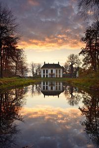 Schloss Nijenburg Heiloo im Herbst von John Leeninga