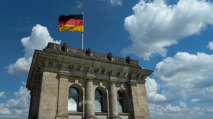 Reichstag allemand avec le drapeau allemand par Gerwin Schadl