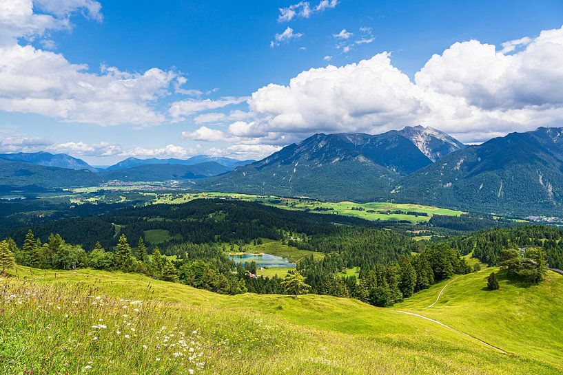 Blick vom Hohen Kranzberg auf das Karwendelgebirge und Estergebi von Rico Ködder