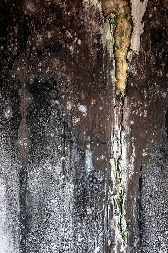 detail vervallen muur fabriek urbex
